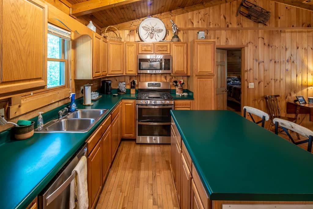 Cozy 'Grey Fox' Cabin Between Boone & Blowing Rock Luaran gambar