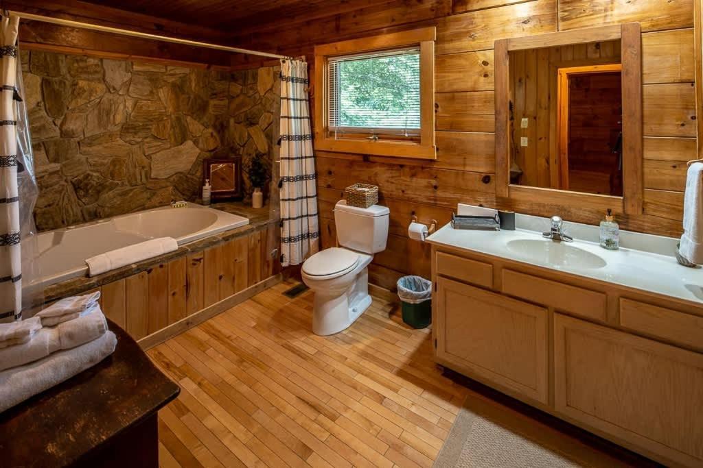 Cozy 'Grey Fox' Cabin Between Boone & Blowing Rock Luaran gambar