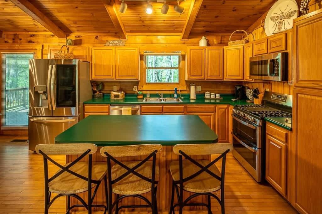 Cozy 'Grey Fox' Cabin Between Boone & Blowing Rock Luaran gambar