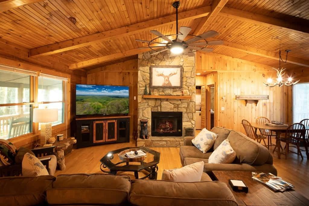 Cozy 'Grey Fox' Cabin Between Boone & Blowing Rock Luaran gambar